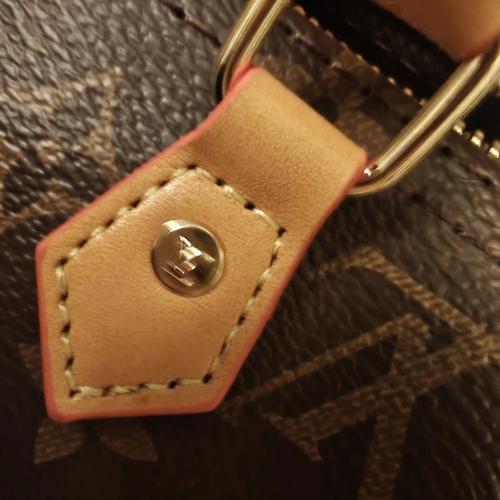 LV Monogram Fashion Bag. - Picture 6 of 8